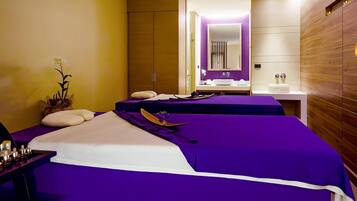 Salas para tratamentos a dois, sauna a vapor, tratamentos corporais