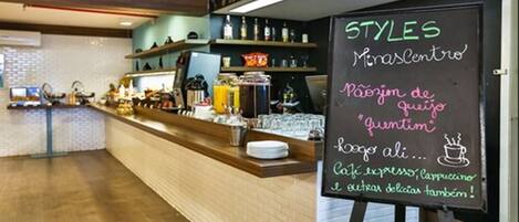 Dagelijks ontbijtbuffet (BRL 25.00 per persoon)