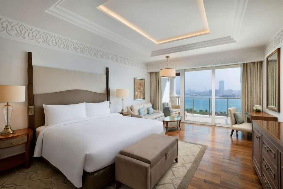 Egyptian cotton sheets, premium bedding, minibar, in-room safe