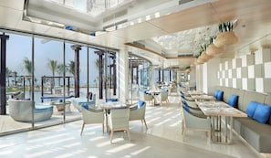 5 restaurants, breakfast, lunch, dinner served; Italian cuisine