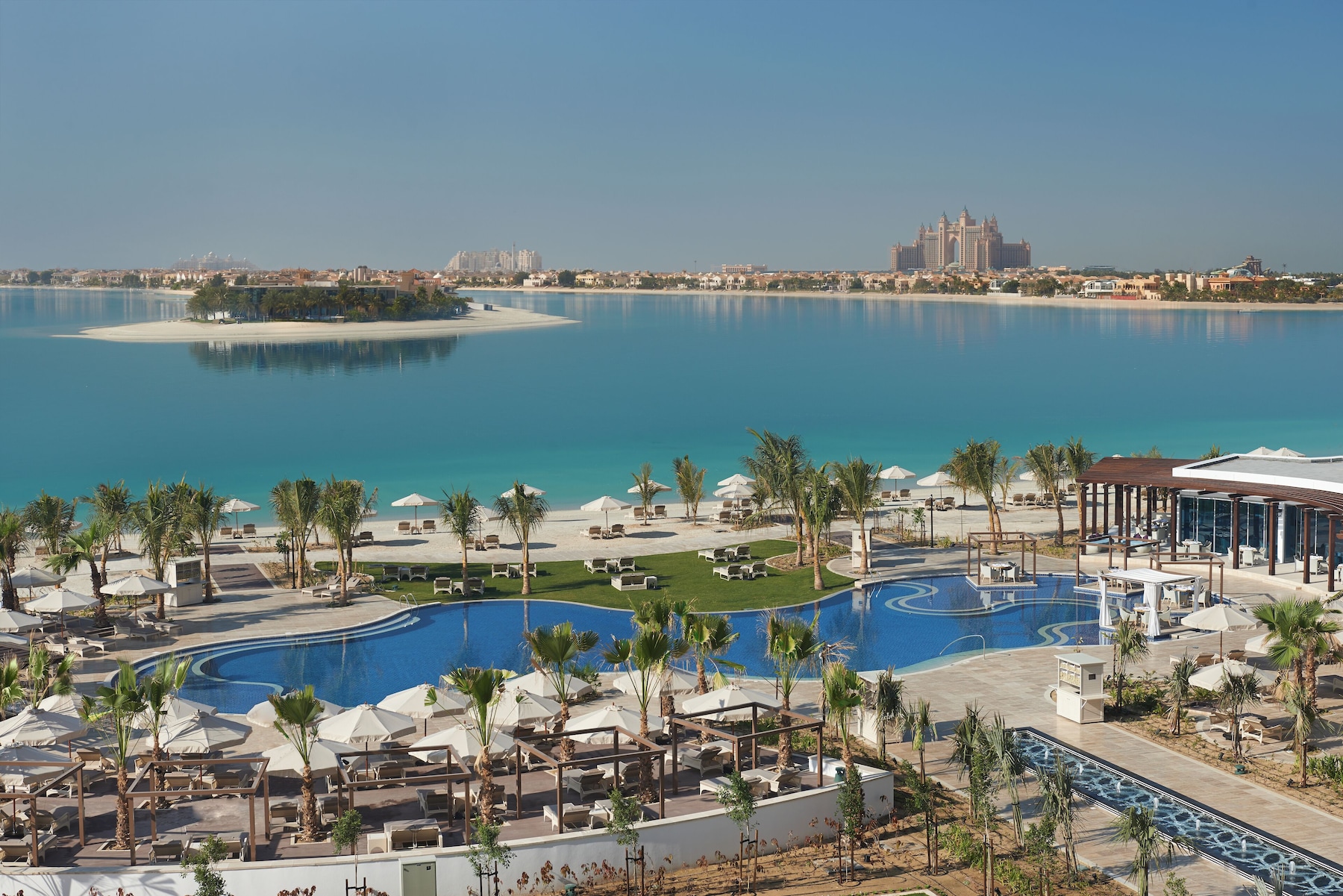 3 outdoor pools, free pool cabanas, pool umbrellas