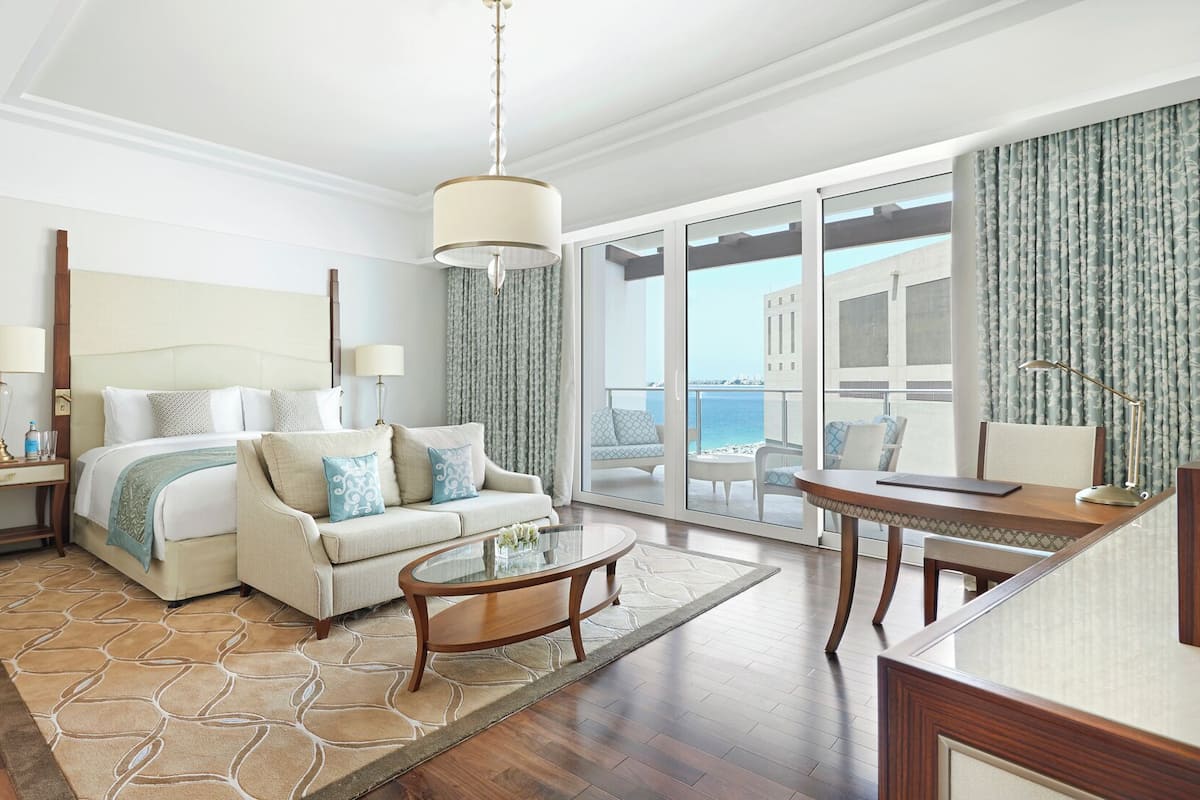 Egyptian cotton sheets, premium bedding, minibar, in-room safe
