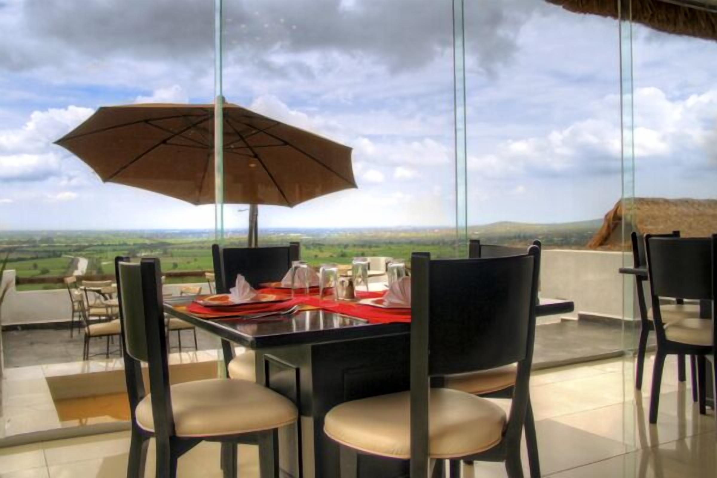 供應早餐、午餐和晚餐，墨西哥料理