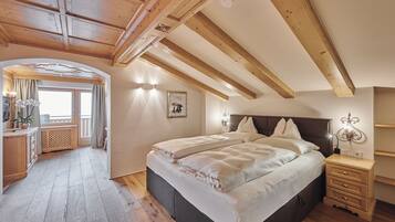 Superior Apartment, 2 Bedrooms, Sauna, Mountain View' | 1 phòng ngủ, két bảo mật tại phòng, màn/rèm cản sáng, phòng cách âm