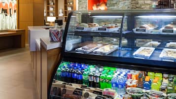 Café da manhã com buffet grátis todos os dias