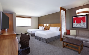 Seprai premium, meja kerja, tirai kedap cahaya, dan setrika/meja setrika