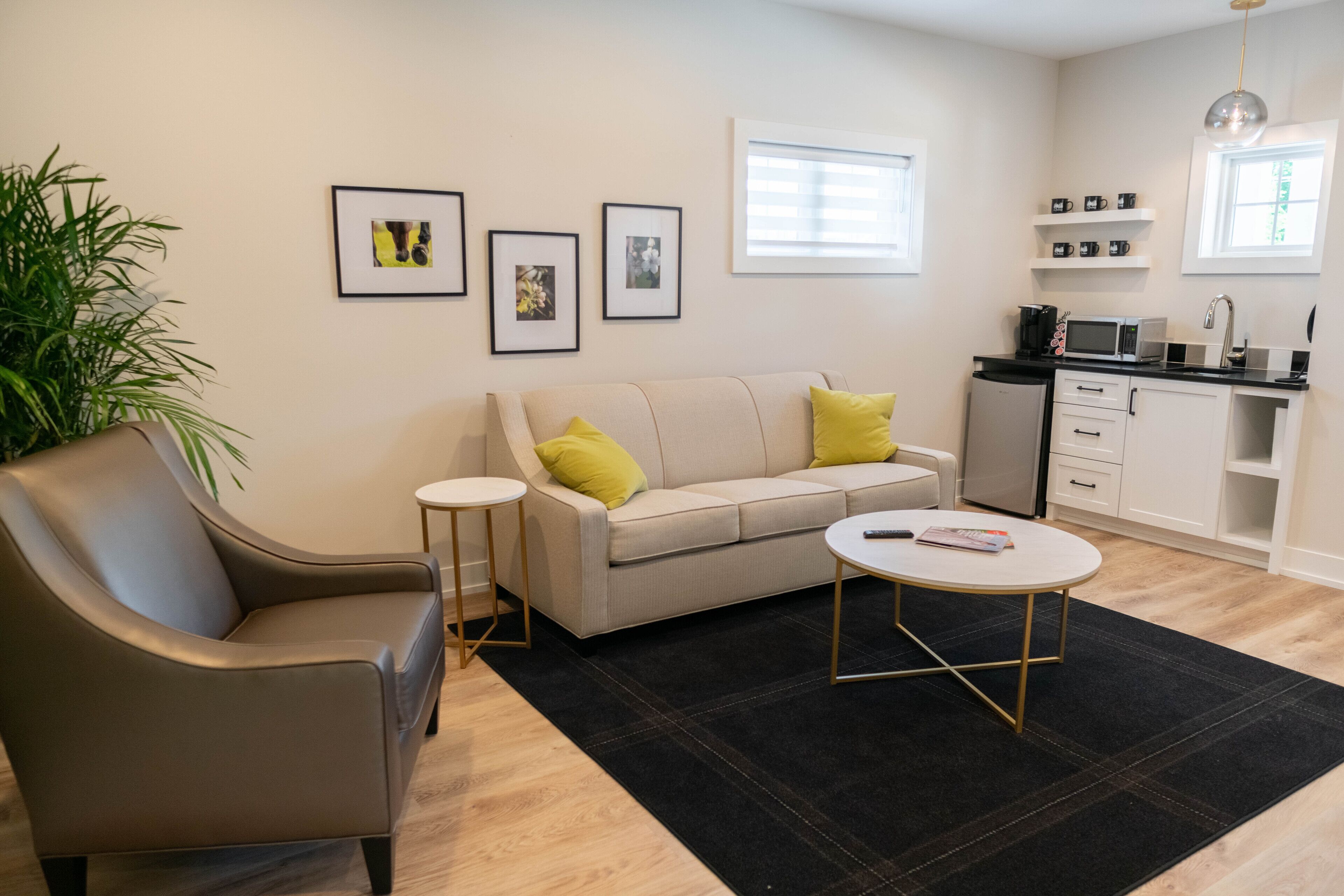 32-inch flat-screen tv with cable channels, tv