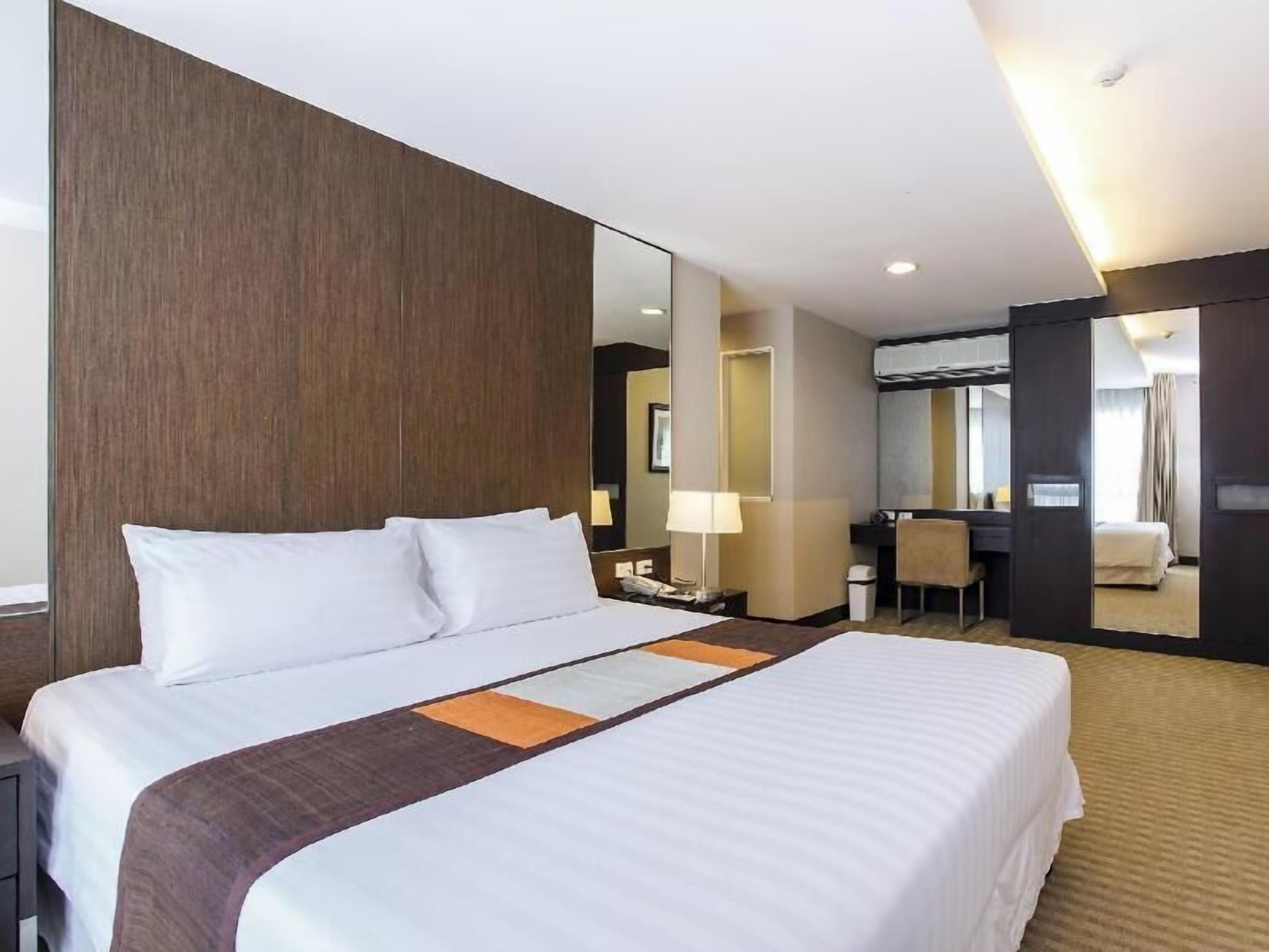 In-room safe, desk, blackout drapes, rollaway beds