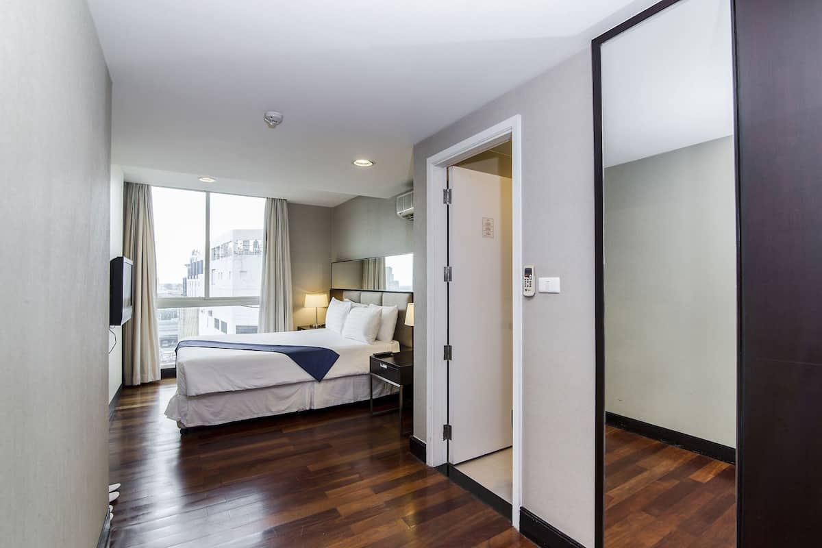 In-room safe, desk, blackout curtains, rollaway beds