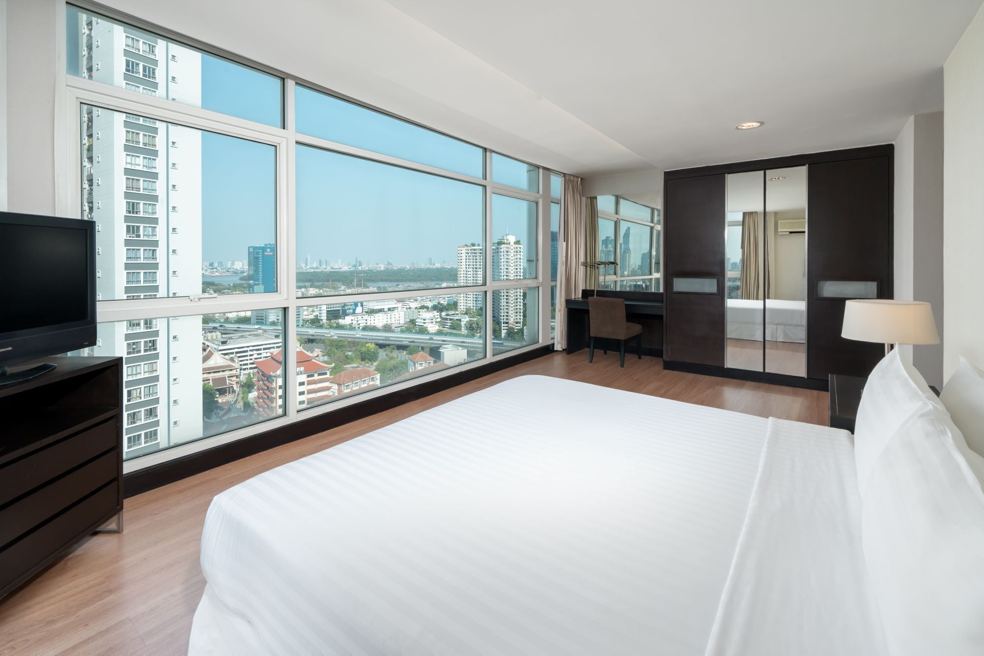 City Suite, City View | In-room safe, desk, blackout curtains, free WiFi