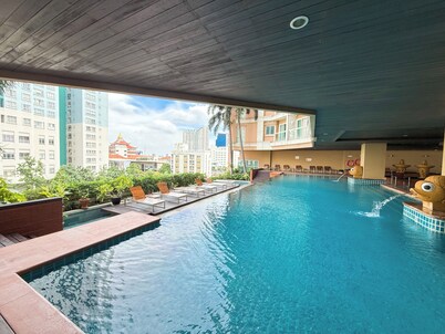 曼谷沙吞娜拉缇瓦法义公寓式酒店