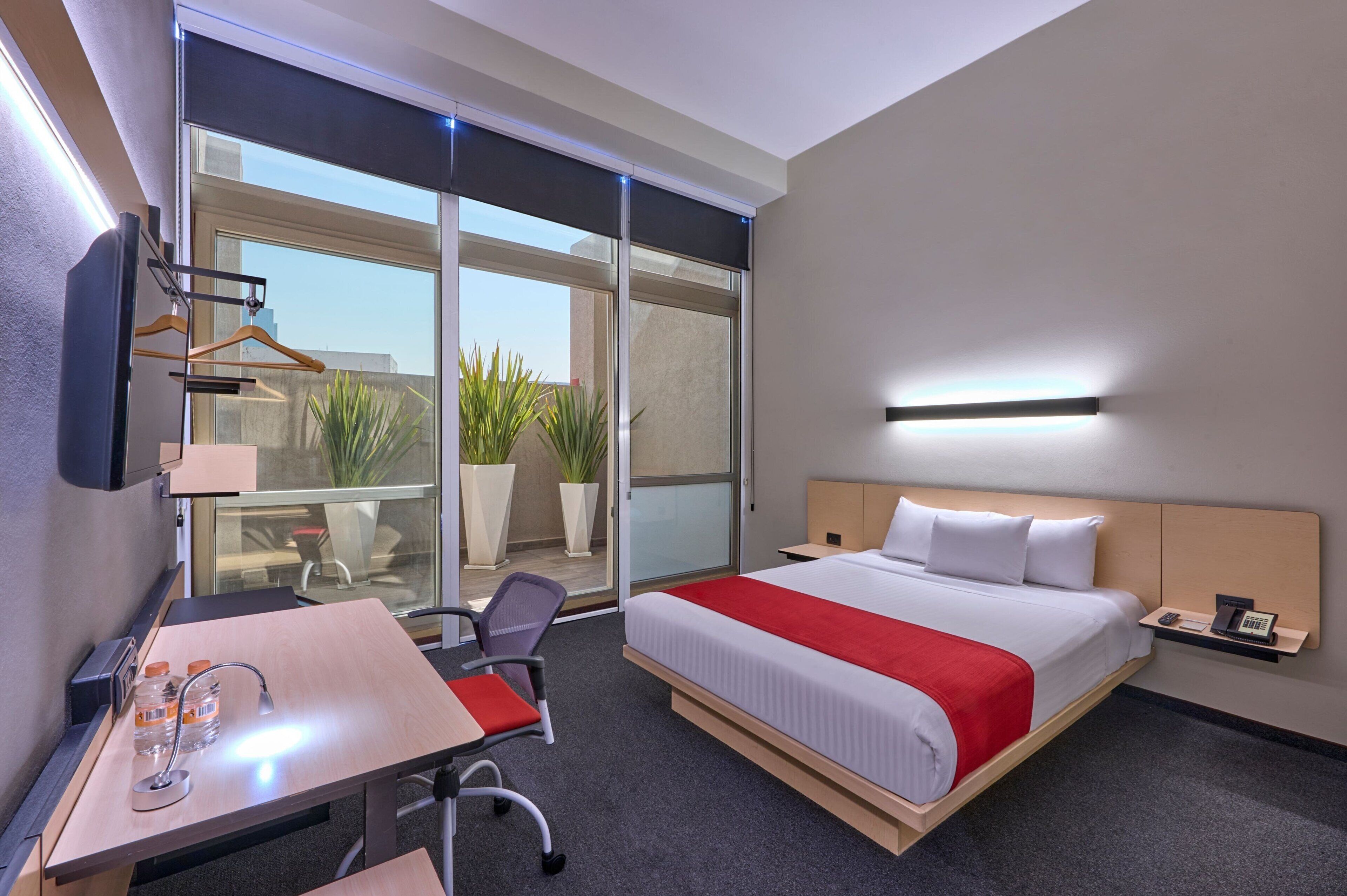 room, 1 queen bed, non smoking | in-room safe, desk, blackout curtains, iron/ironing board