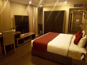 1 dormitori, minibar, caixa forta a l'habitació i escriptori