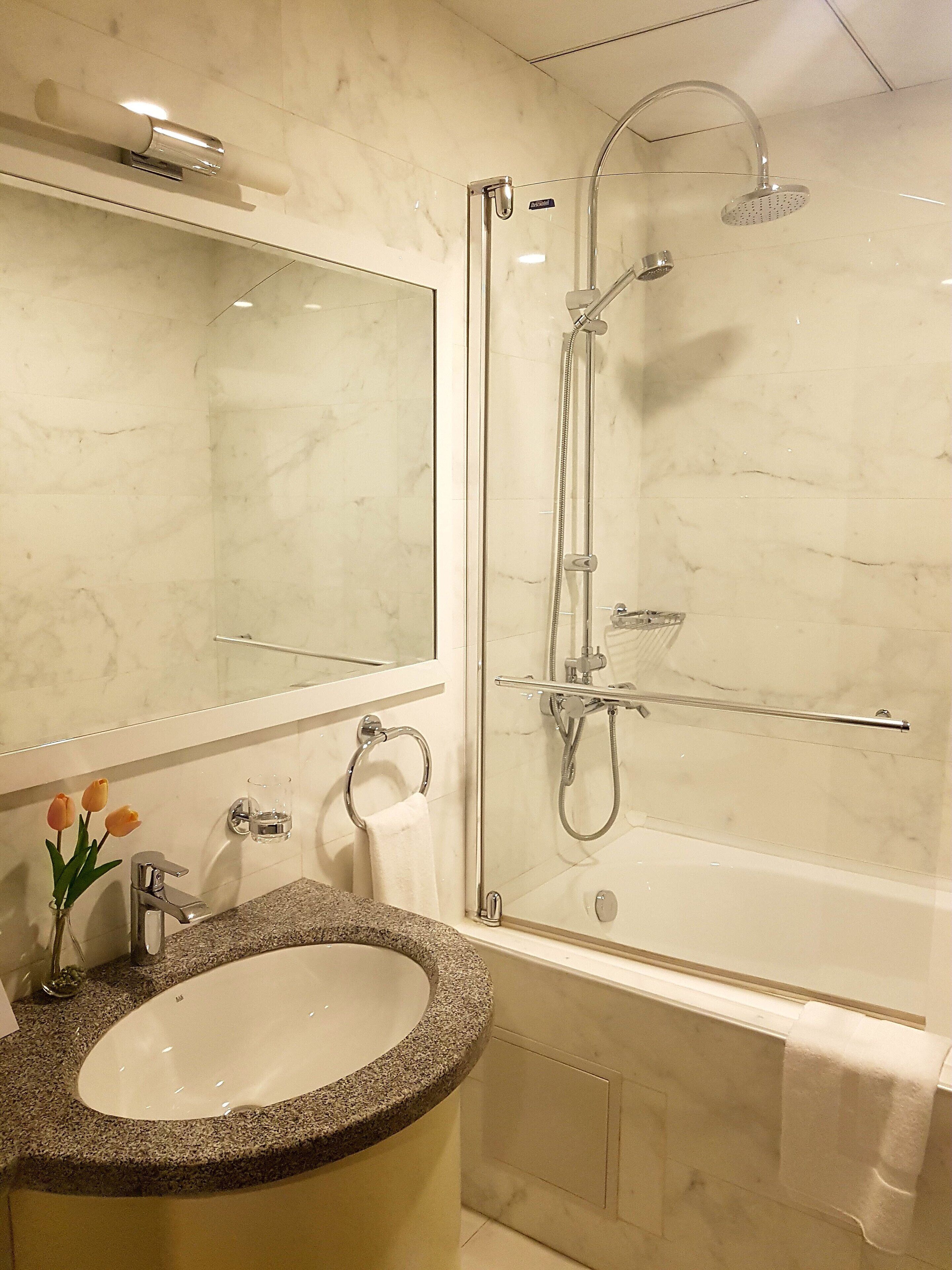 superior room, 2 queen beds, non smoking | bathroom | bathtub, hair dryer, bathrobes, towels