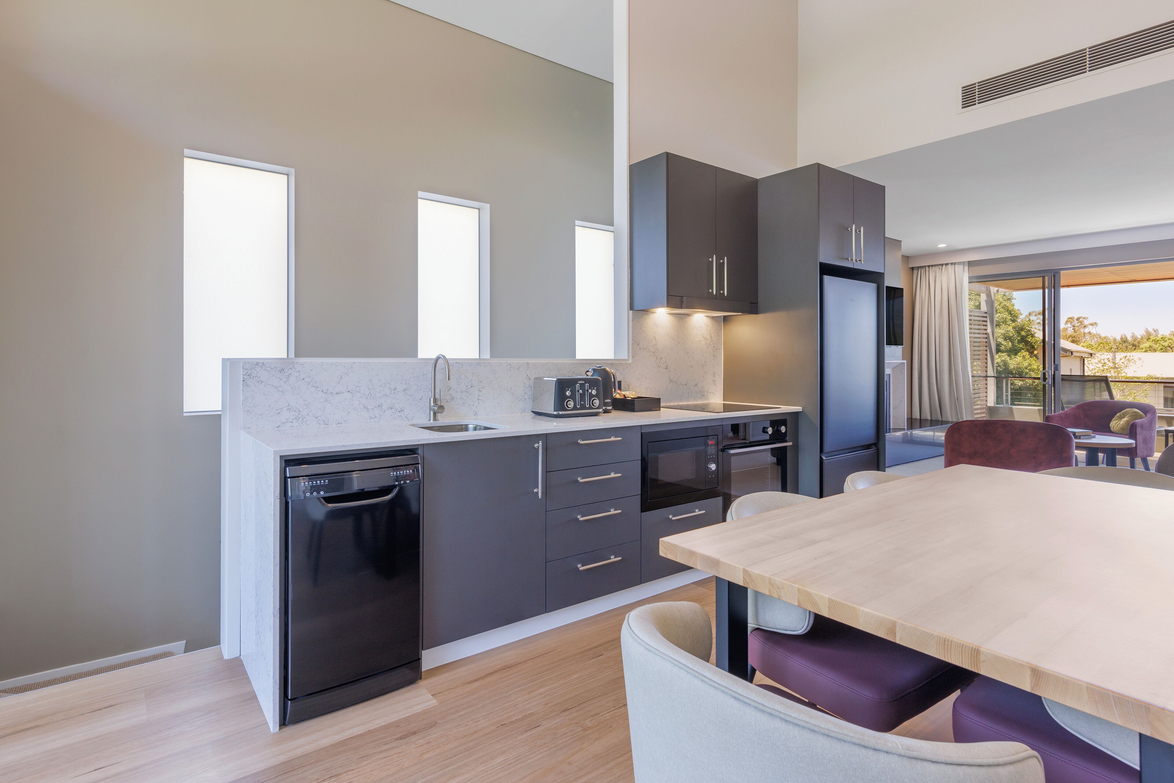 apartment, 2 bedrooms | private kitchen | full-sized fridge, microwave, stovetop, dishwasher