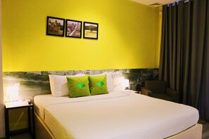 Kamar Double atau Twin Deluks, pemandangan kota | Brankas, kedap suara, tempat tidur lipat/tambahan, dan Wi-Fi gratis