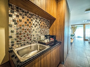 Superior Suite, 1 Bedroom (Patong) | Private kitchenette