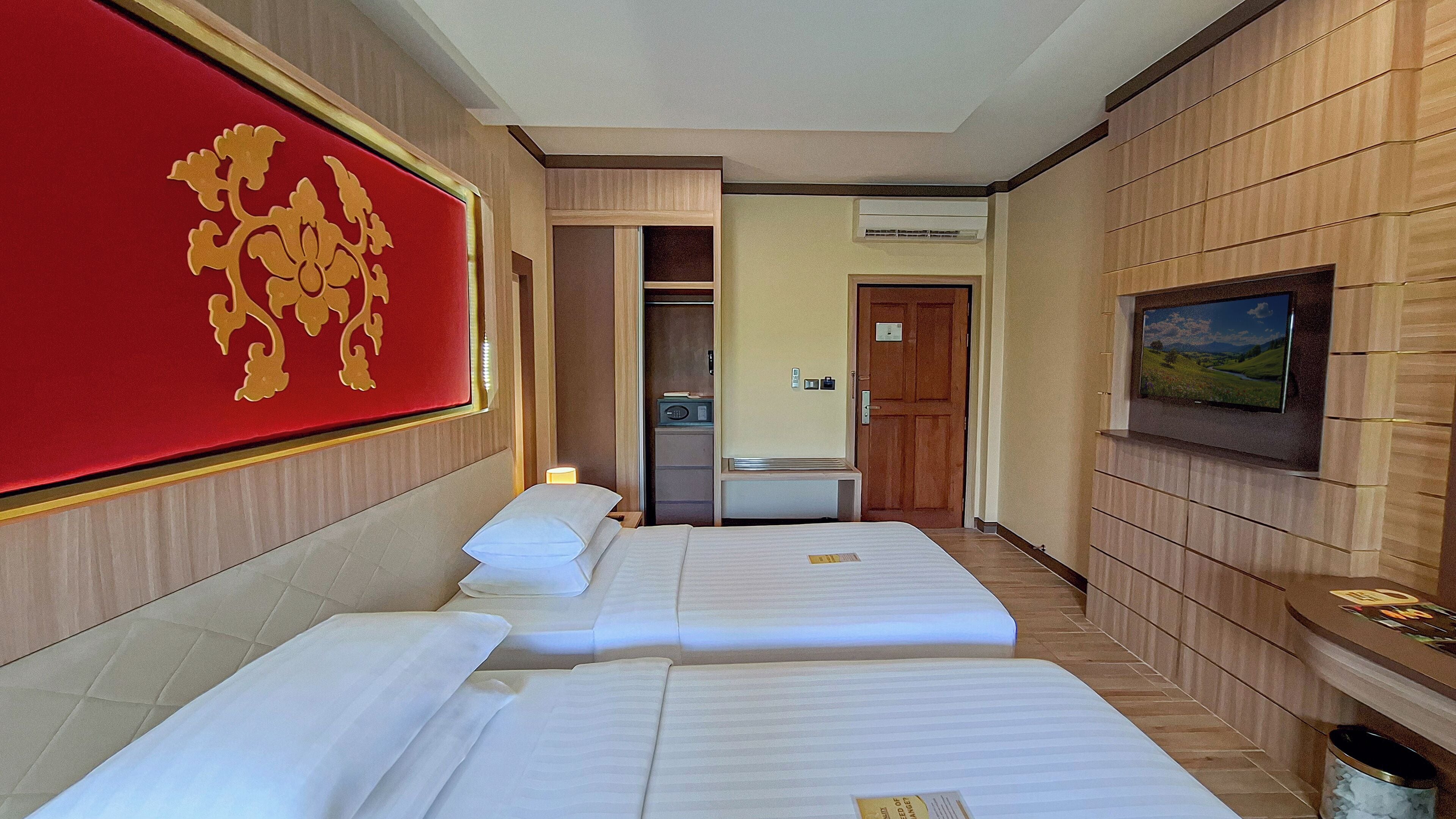 Deluxe Room, 2 Twin Beds, Balcony, Corner | Room amenity