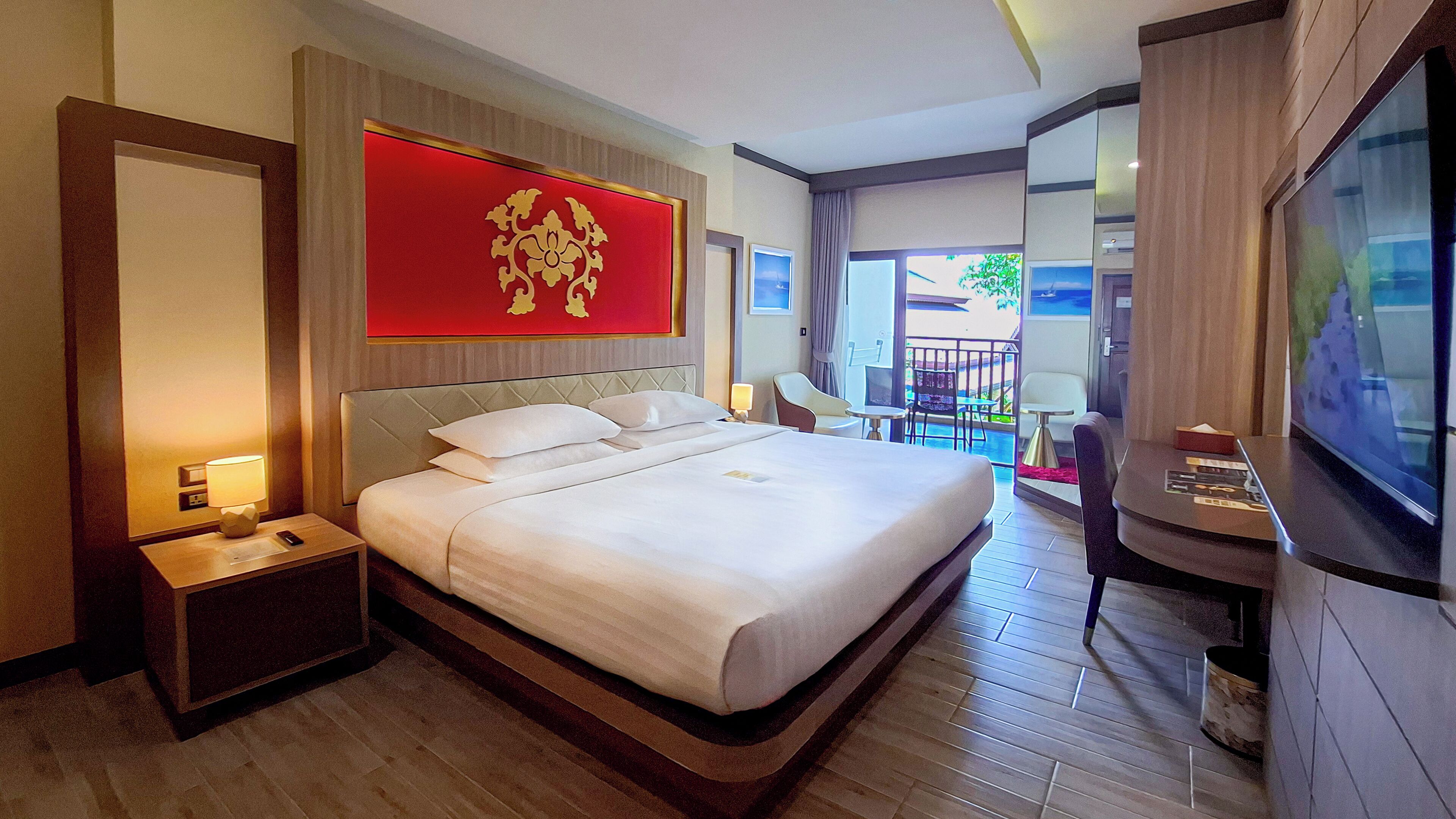 Deluxe Balcony King Pool View