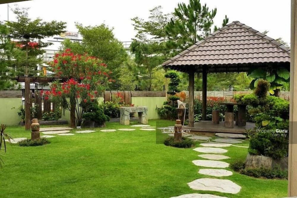 Serdang Business Hotel