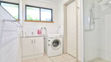 Standard Apartment, 2 Bedrooms | Bathroom | Shower, hair dryer, towels, toilet paper