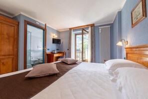 Zimmersafe, Schreibtisch, Babybetten, kostenloses WLAN