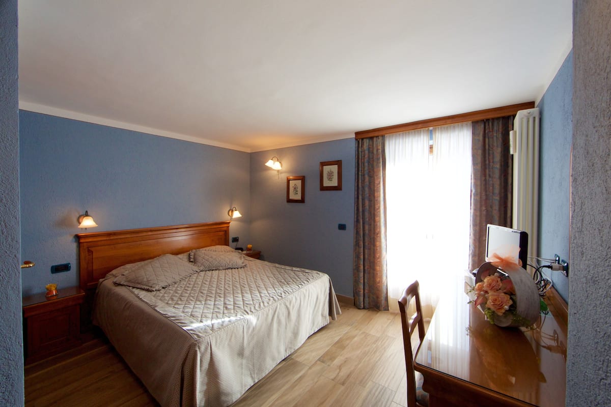 Classic Double Room | In-room safe, desk, cribs/infant beds, free WiFi