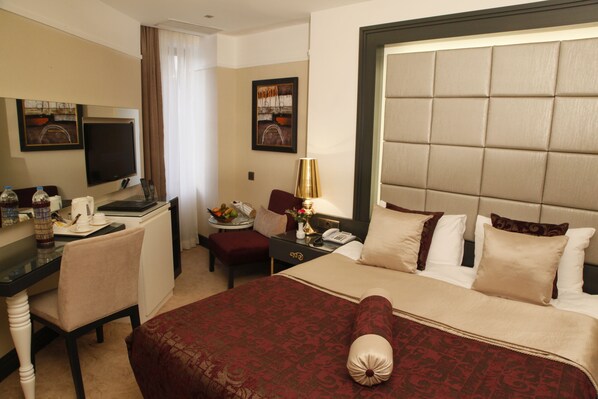 Free minibar items, in-room safe, soundproofing, free cribs/infant beds - Mirilayon Hotel (Istanbul)
