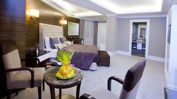 Minibar (some free items), in-room safe, soundproofing, WiFi (free)