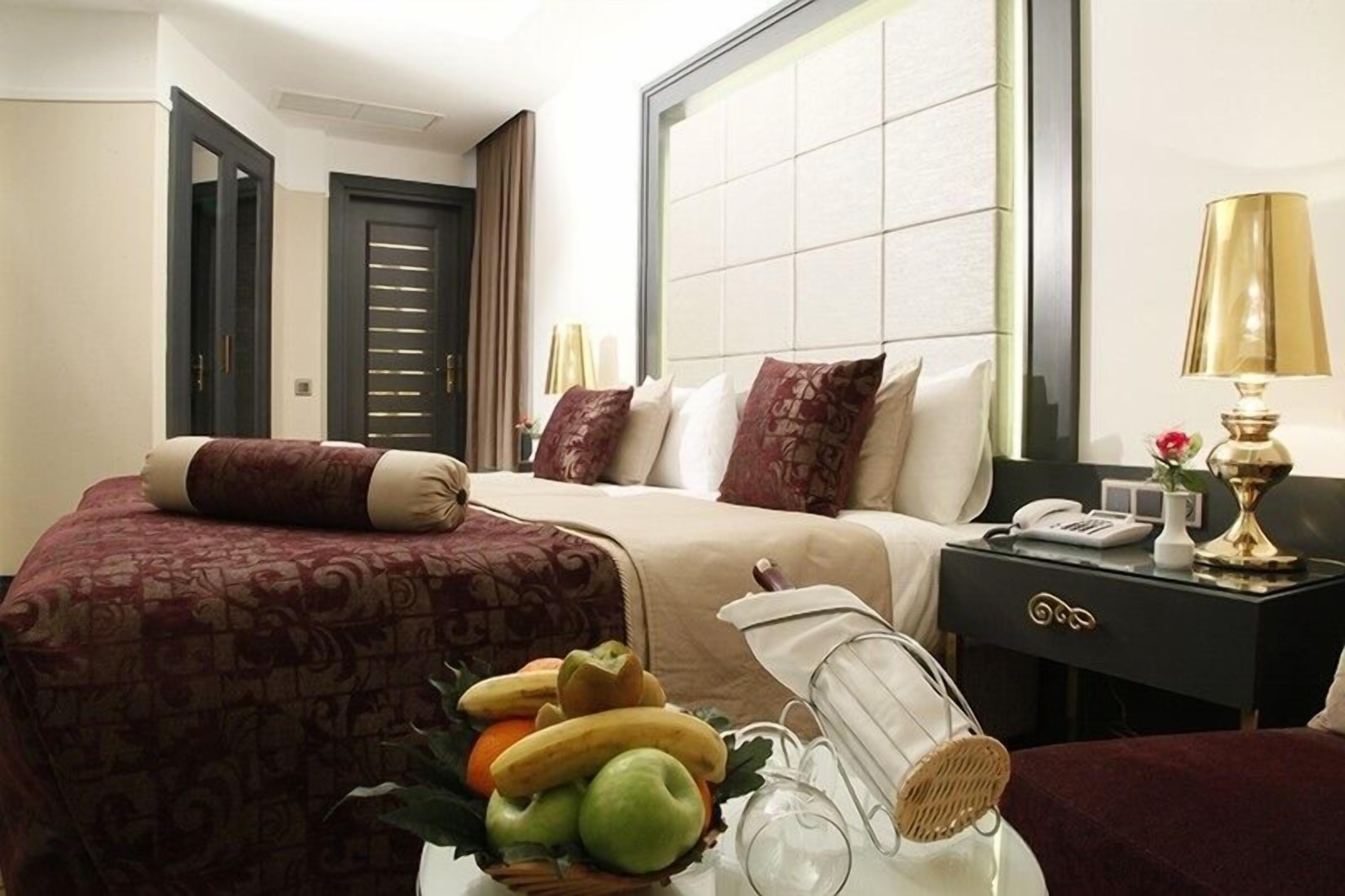 Literie de qualité, minibar contenant certains articles gratuits