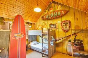 In-room safe, blackout drapes, cribs/infant beds, free WiFi - Heide Park Holiday Camp (Soltau)