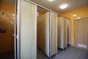Shower, towels