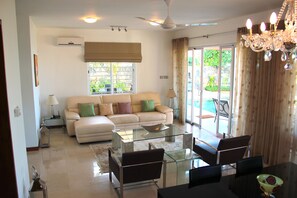 42-Zoll-Flachbildfernseher mit Satellitenempfang, Plasmafernseher