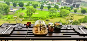 Food and drink - The LaLiT Chandigarh (Chandigarh)