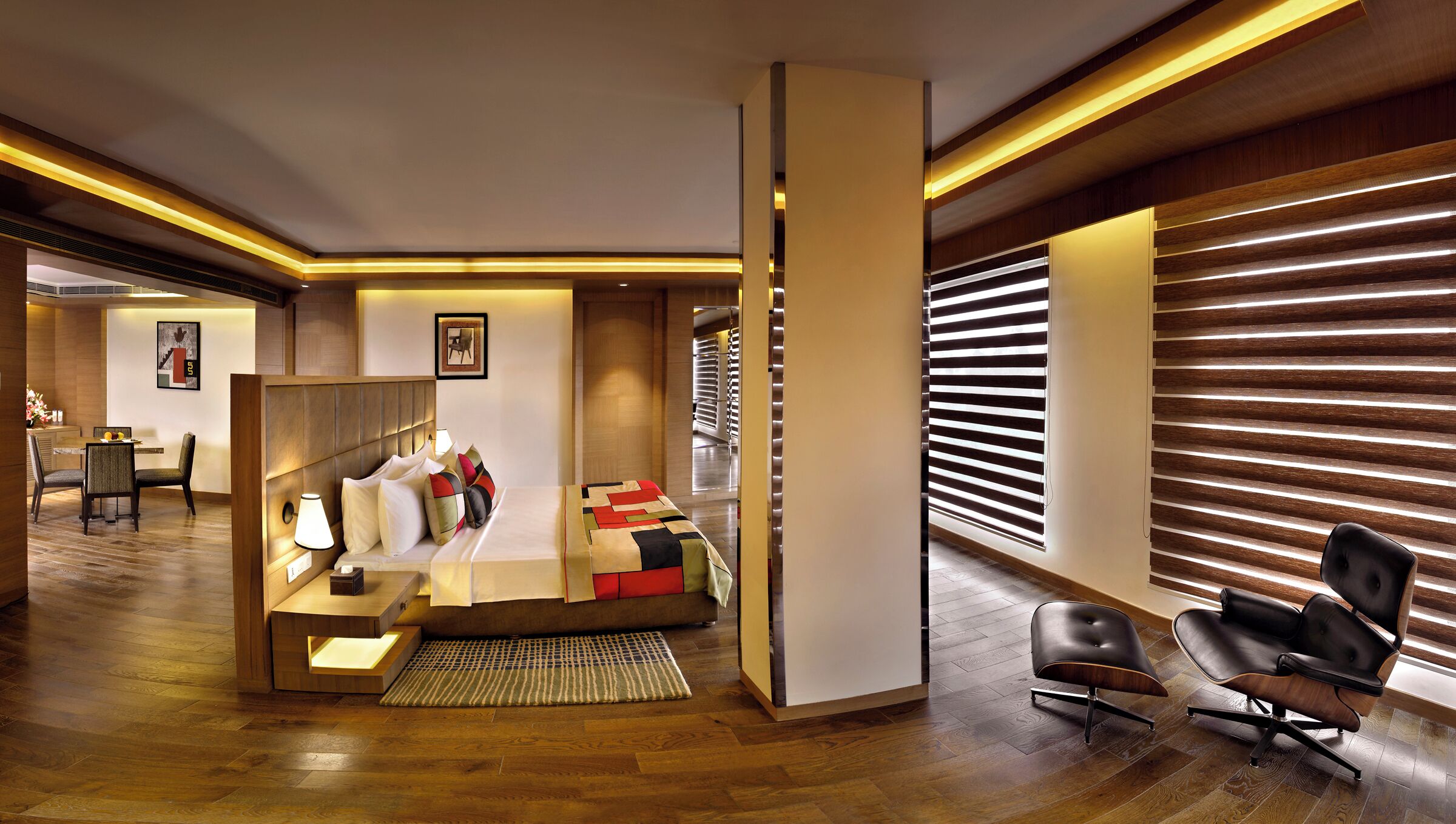 Executive Suite | Frette Italian sheets, premium bedding, Select Comfort beds, minibar