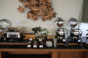 Daily buffet breakfast (IDR 100000 per person)