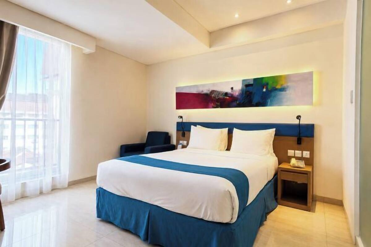Premium bedding, down comforters, pillowtop beds, minibar