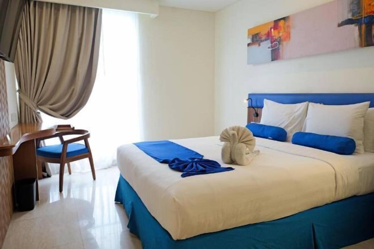 Premium bedding, down duvets, pillow-top beds, minibar