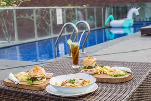 Outdoor dining - ZIA Hotel Kuta (Kuta)