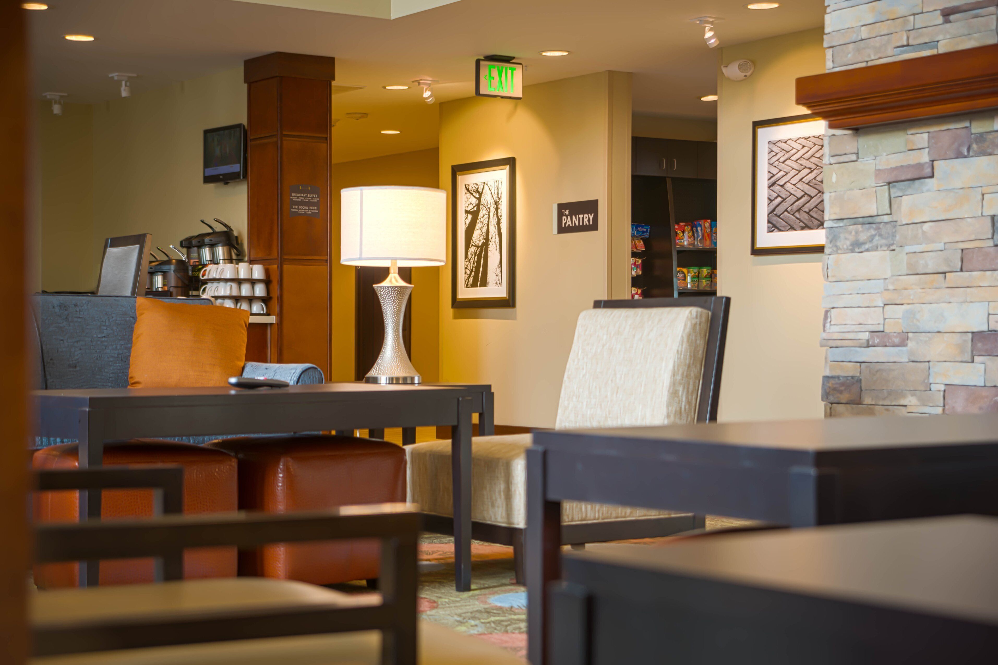Lobby lounge