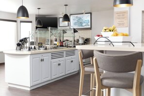 Restaurant - Staybridge Suites Denver-Central Park by IHG (Denver)