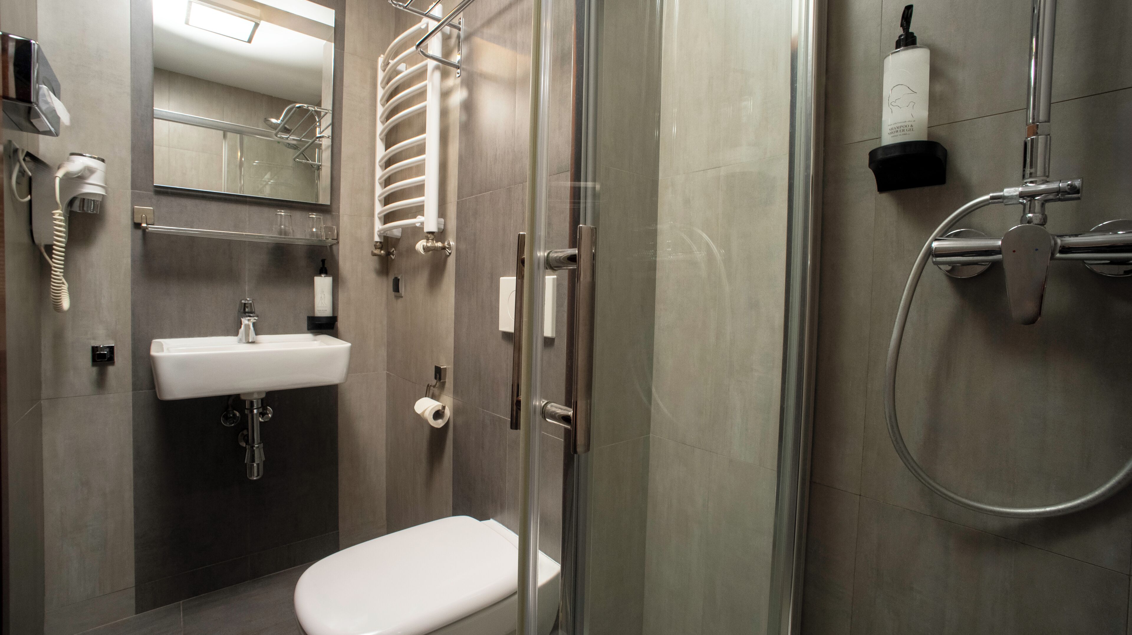 classic twin room | bathroom | free toiletries, hair dryer, towels, soap