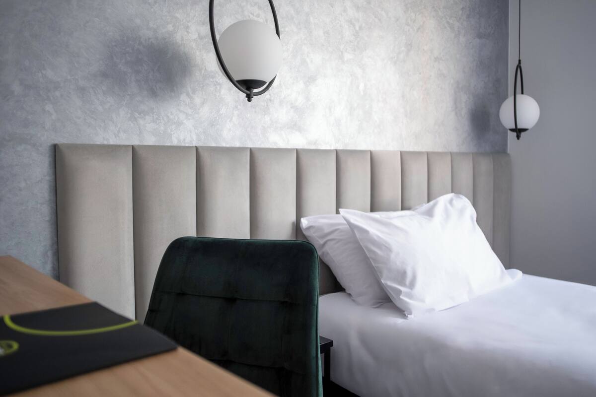 Classic Room | 1 bedroom, hypo-allergenic bedding, desk, laptop workspace