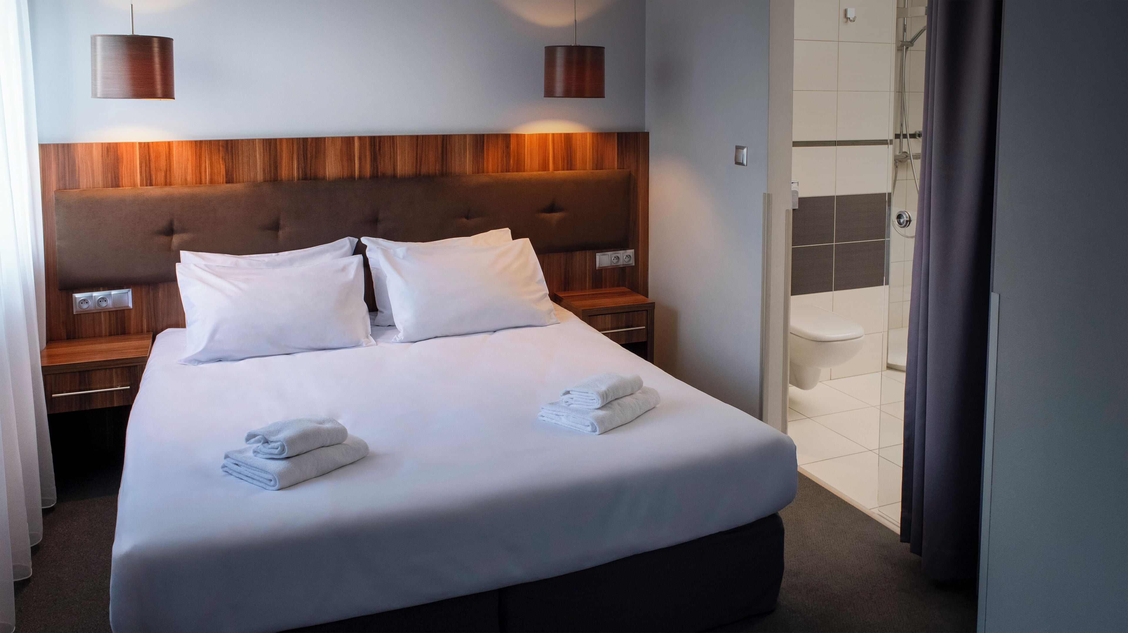 suite | 1 bedroom, hypo-allergenic bedding, desk, laptop workspace