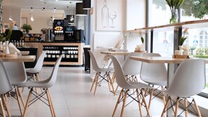 Desayuno buffet (PLN 55 por persona)