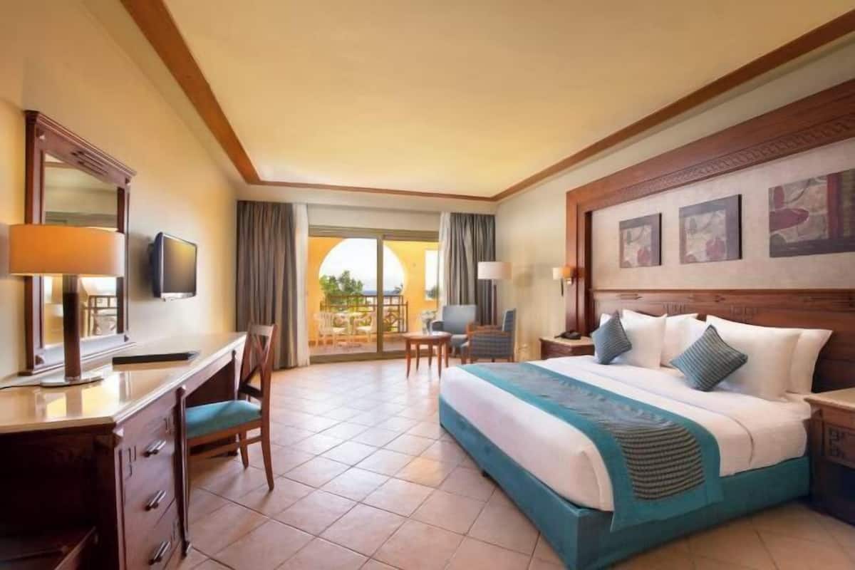 Egyptian cotton sheets, minibar, in-room safe, blackout drapes