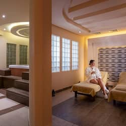 Sauna, Whirlpool, Dampfbad, Türkisches Bad/Hamam, Gesichtsbehandlungen
