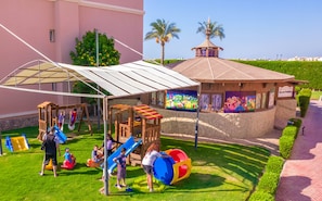 Children’s play area – outdoor