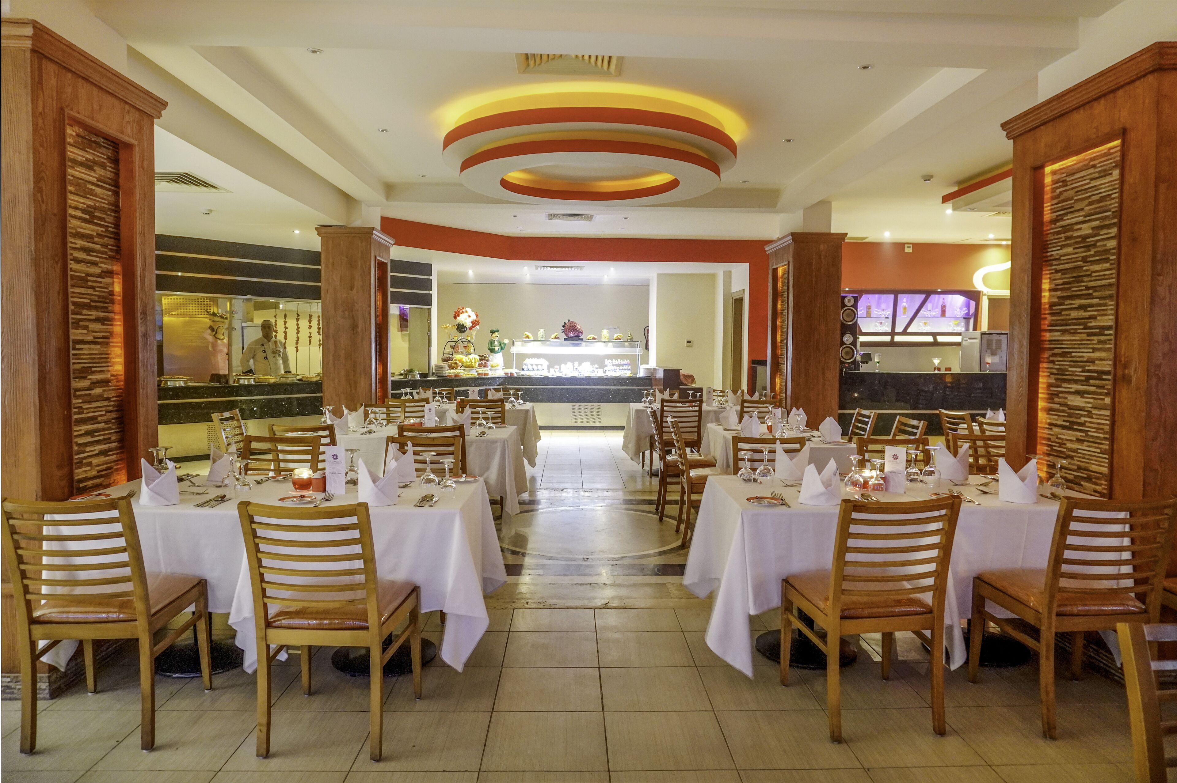 5 Restaurants; Frühstück, Mittagessen und Abendessen werden serviert