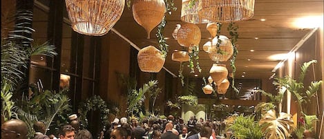 3 restaurants, spécialités Cuisine internationale